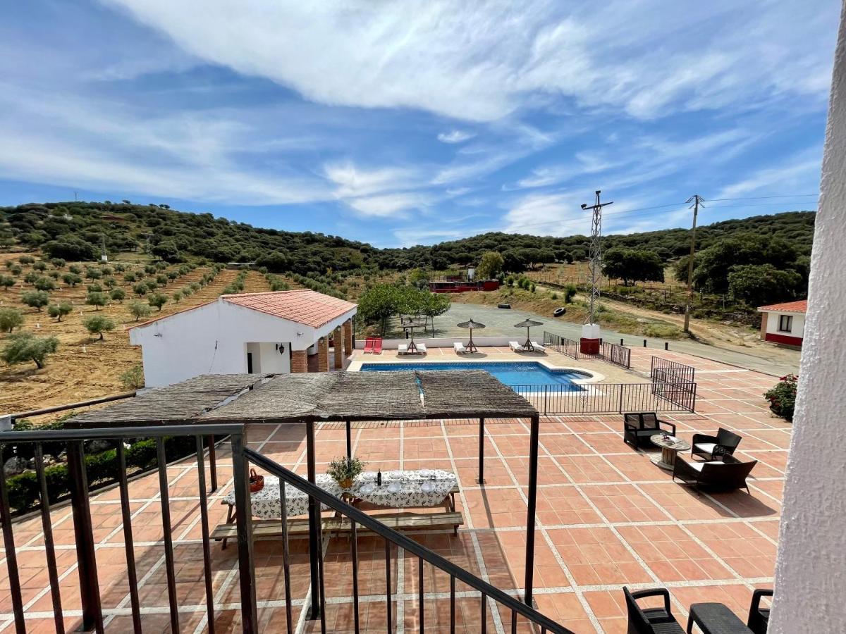 Santa Marta Complejo Rural Con Pista De Padel Guest House Archidona Exterior photo
