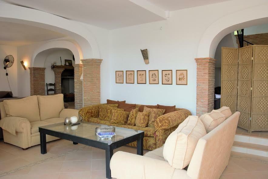 Santa Marta Complejo Rural Con Pista De Padel Guest House Archidona Exterior photo